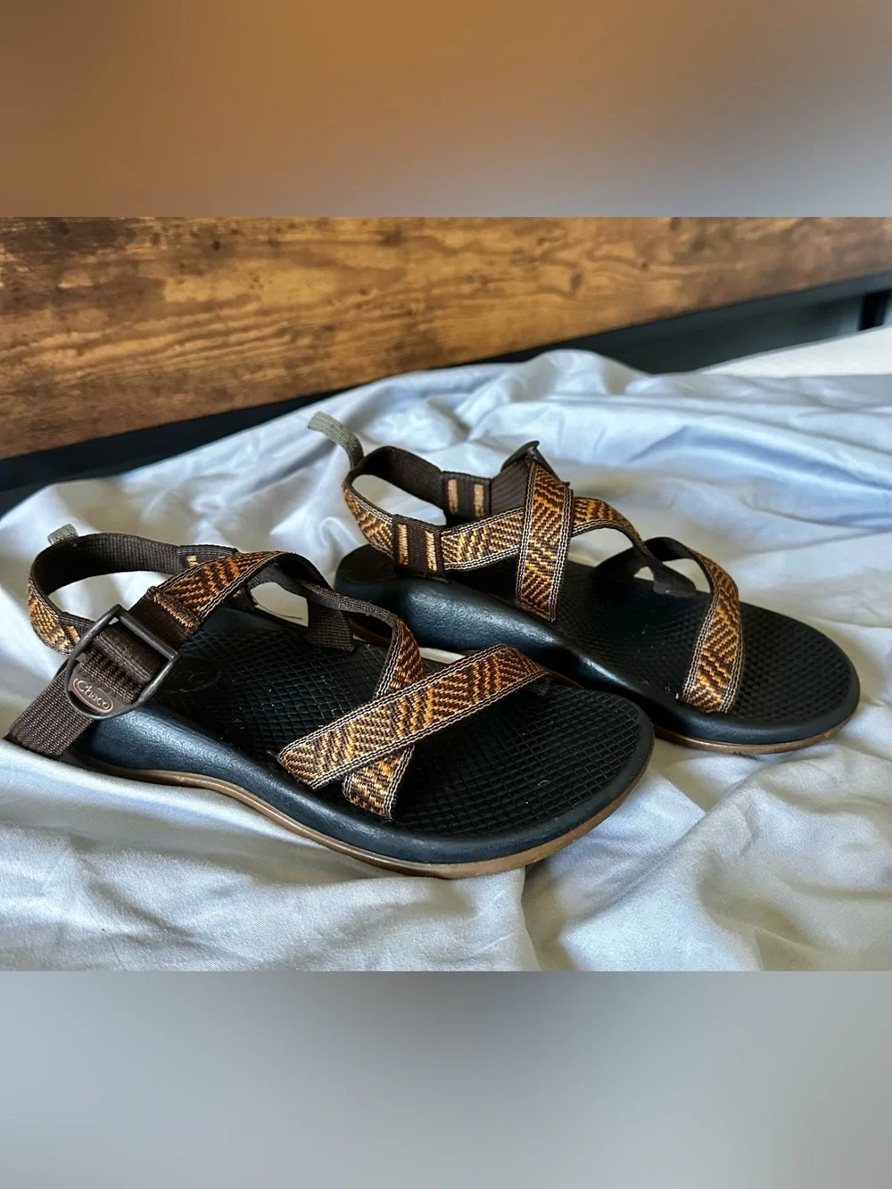 Chaco straps hiking youth 3 sandal, adjust. buckle, outer sole measures 9.5inch